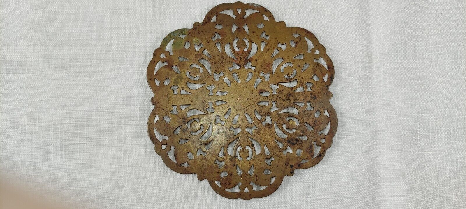 Vintage Pierced Brass Round Lighweight Trivet Hot Plate Pad Ornate Scrollwork