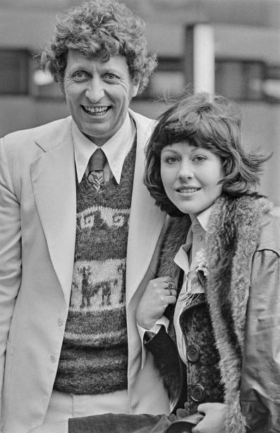 English actors Tom Baker and Elisabeth Sladen UK 1974 OLD PHOTO