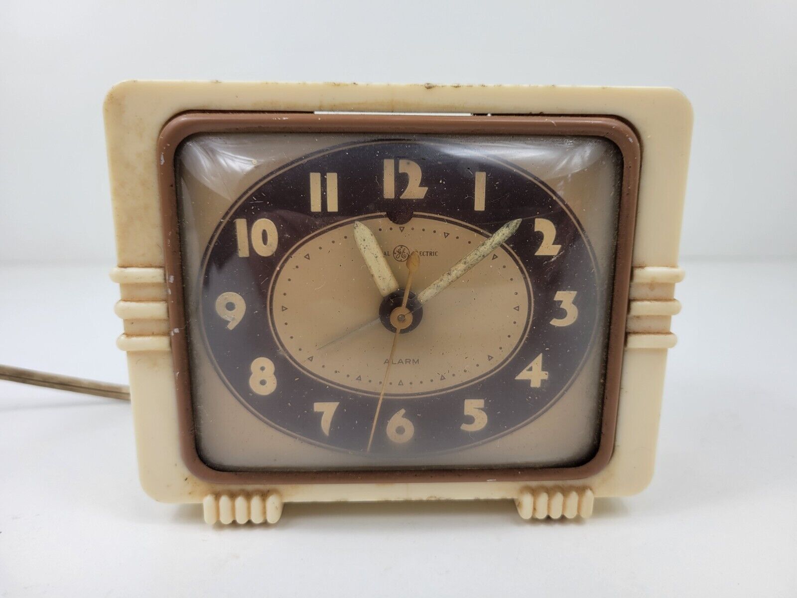 Vintage General Electric GE Art Deco Bakelite Alarm Clock
