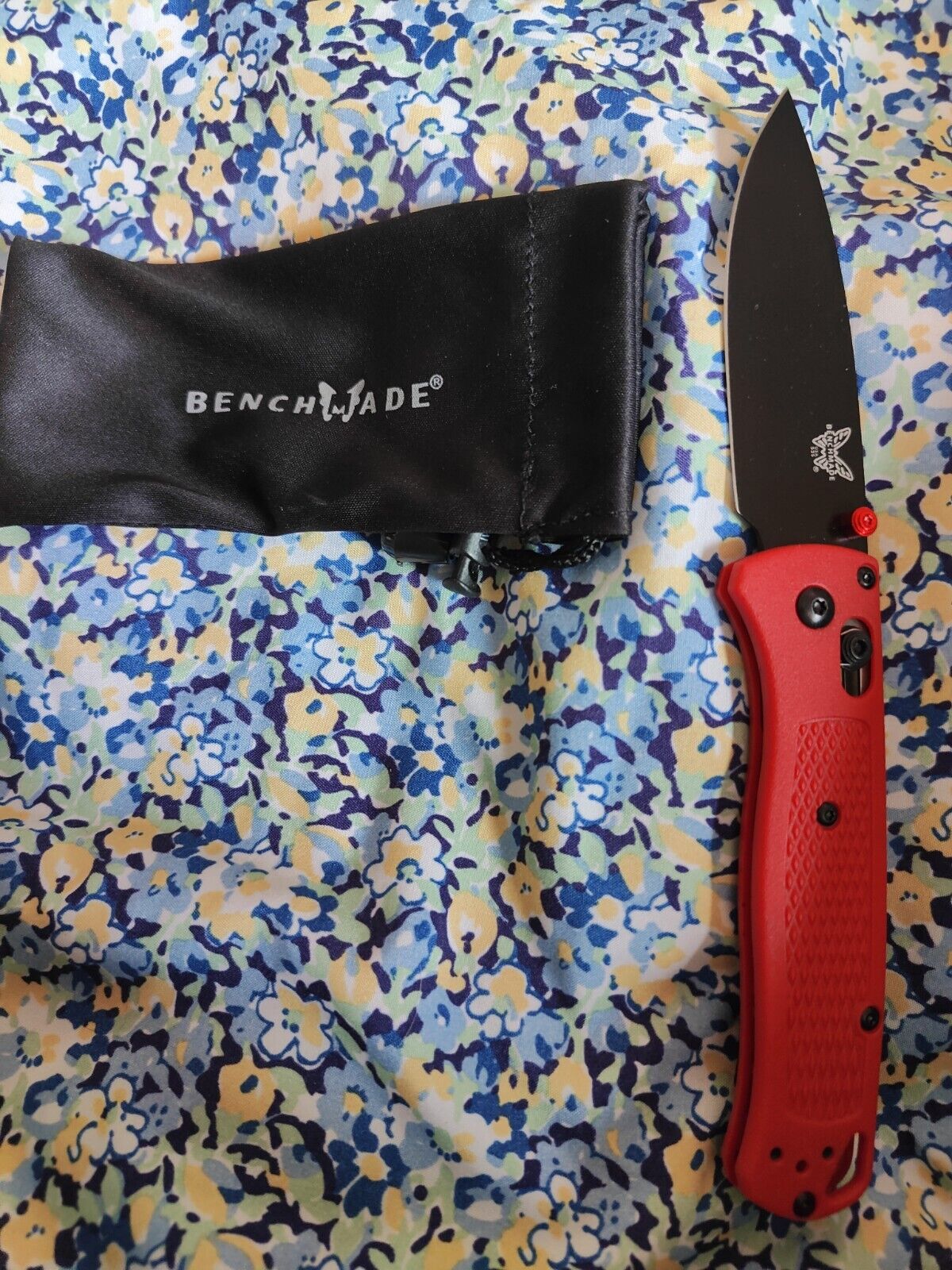 Benchmade bugout(Used) Red g10 handle, black blade