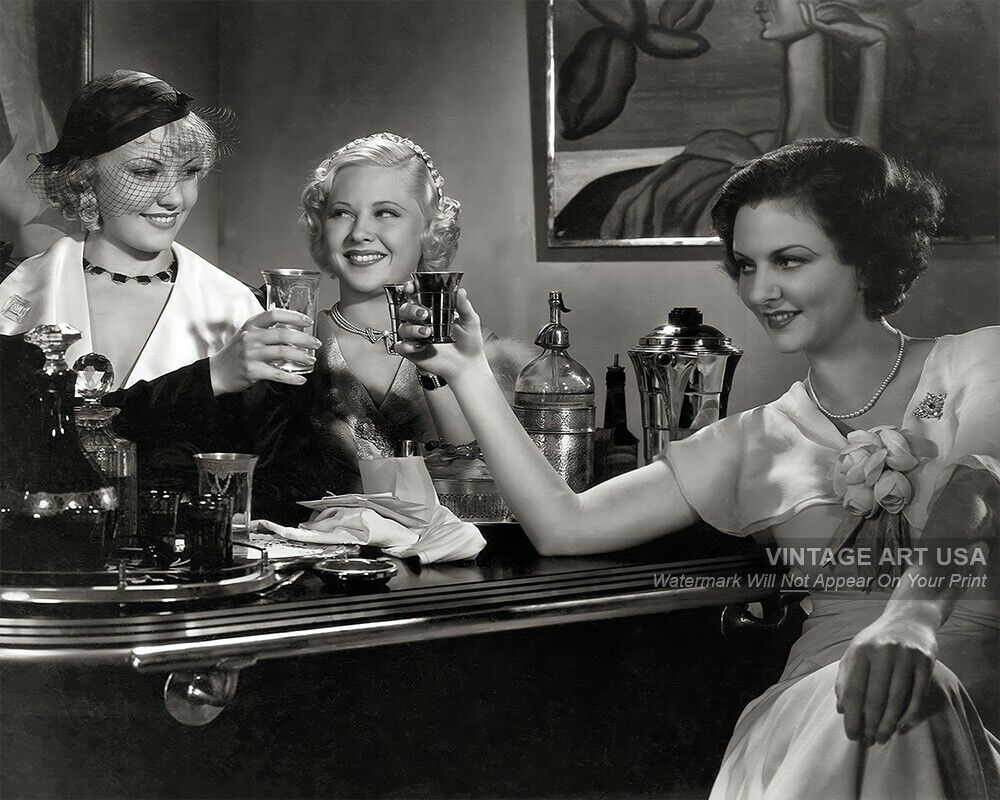 1930s Pretty Ladies Drinking Photo - June Knight, Mary Carlisle, Dorothy Burgess