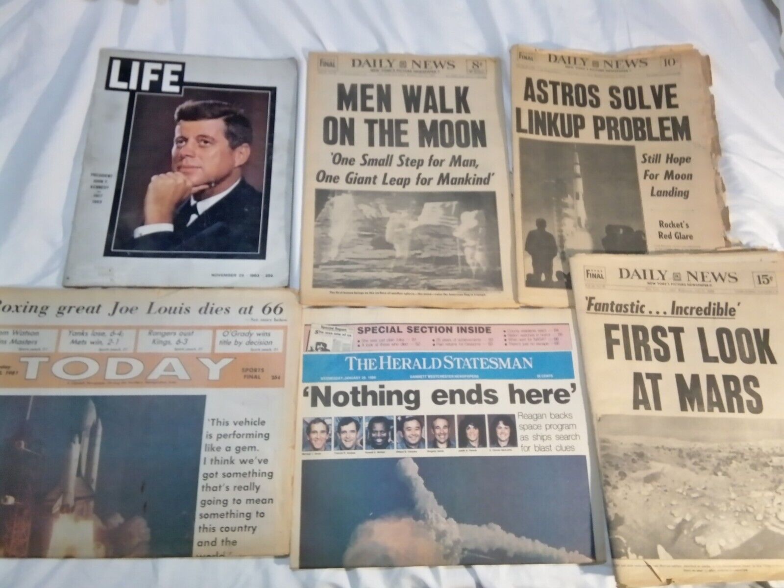 NEWSPAPERS (LOT) MAN WALKS ON THE MOON 1969,LIFE MAGAZINE 1963 + 4 SPACE PAPERS