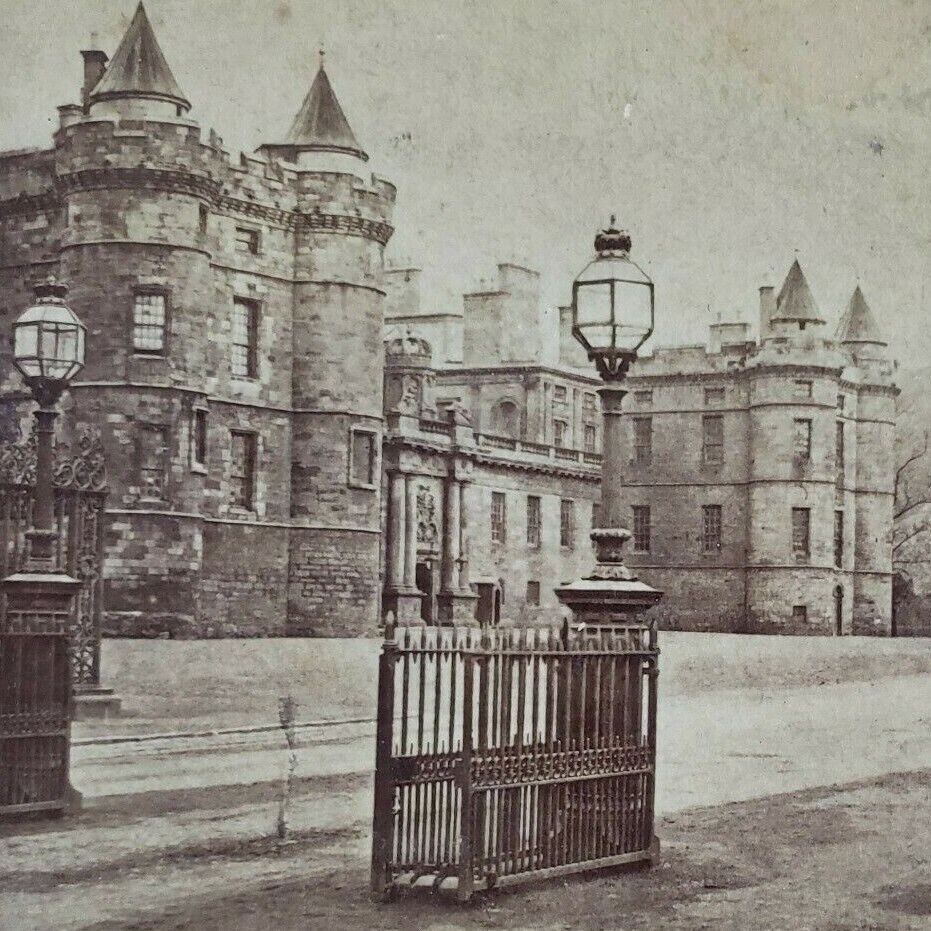 Edinburgh Scotland Holyrood Palace Street Scene Lamp Post 1860s Stereoview I329