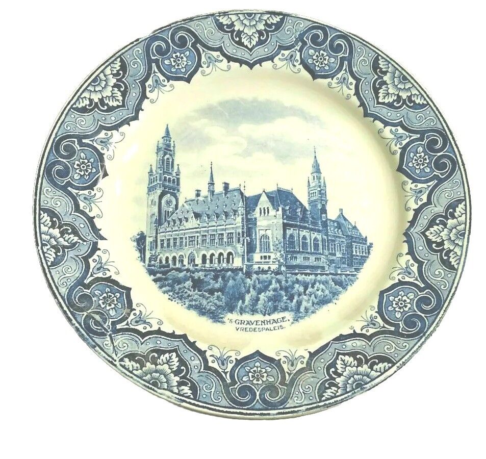 Dinner Plate Societe Ceramique Maestricht Holland Gravenhase Vredespaleis 