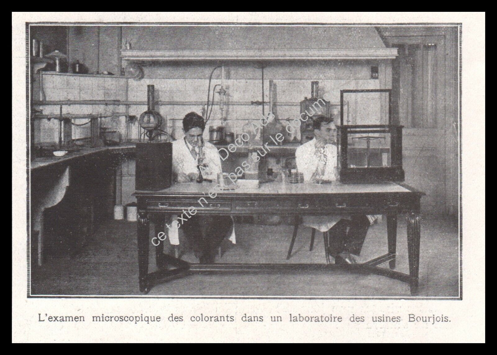 1928 L\'usine Bourjois à Pantin, laboratory view 