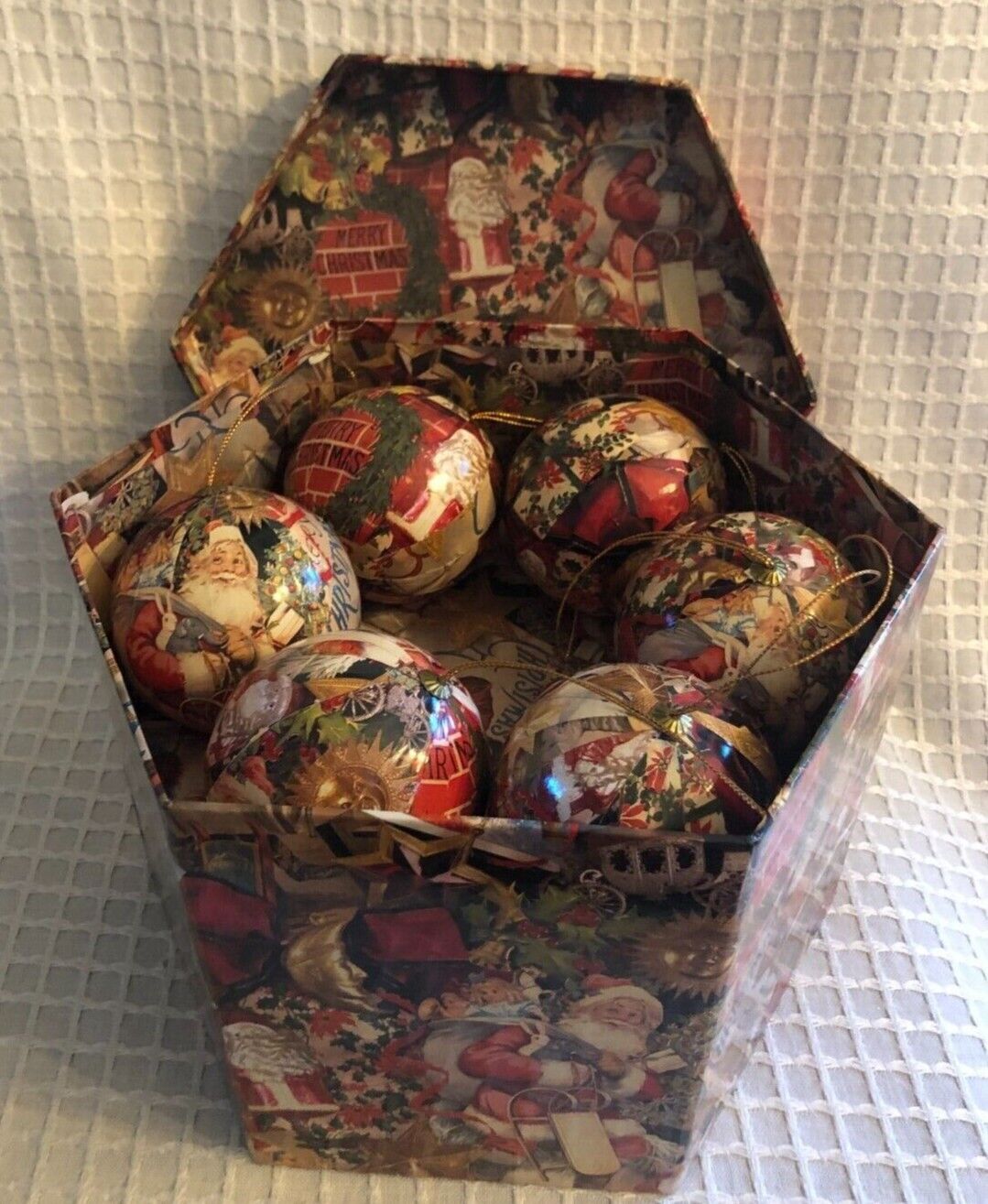 Round Victorian Decoupage Paper Mache\' Christmas Ornaments, Box of 10. Pre-Owned