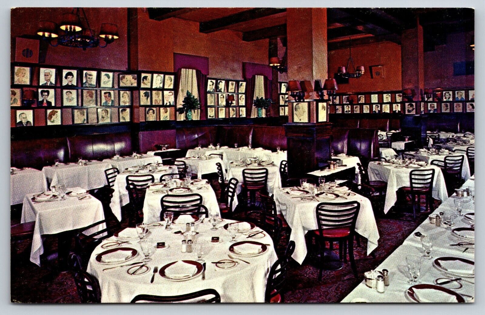 Postcard - New York City Sardi\'s Restaurant interior 75