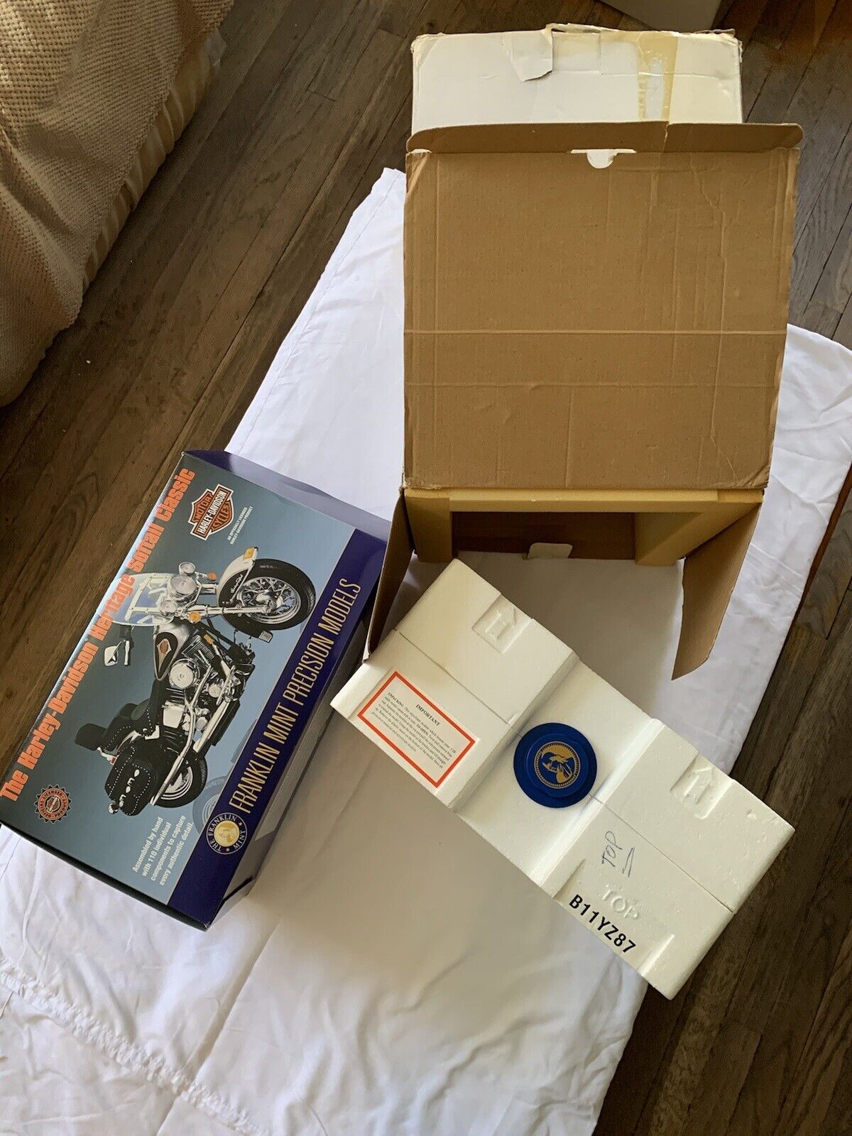 New In Box. Franklin Mint 1986 Heritage Softail Classic