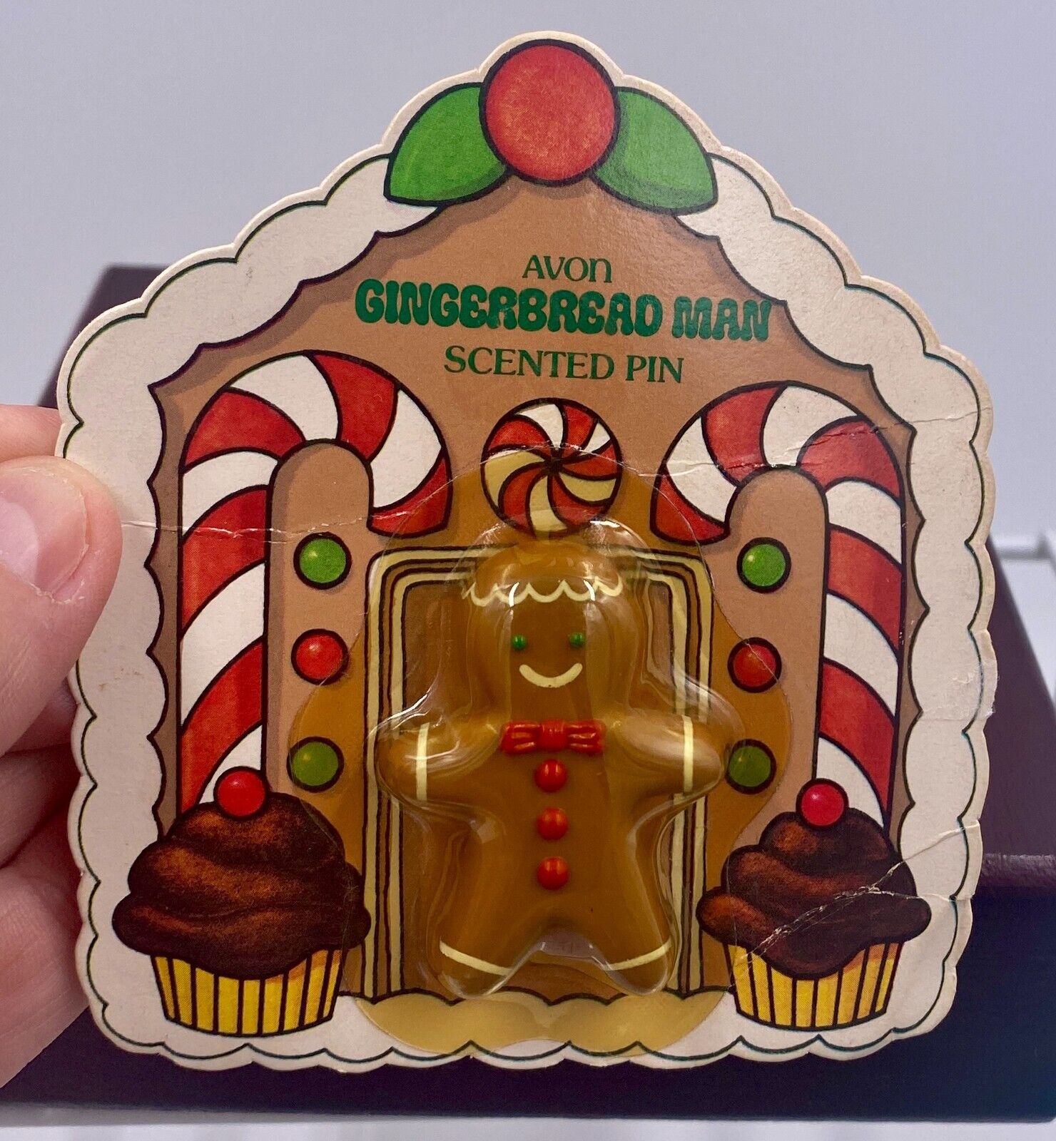 Avon Holiday Pin - Gingerbread Man Scented Pin - On original card - never worn