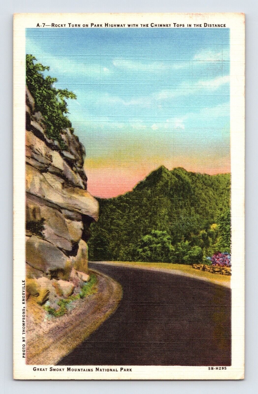Postcard Tennessee Great Smoky Mountains Road Chimney Tops 1940s Unposted Linen