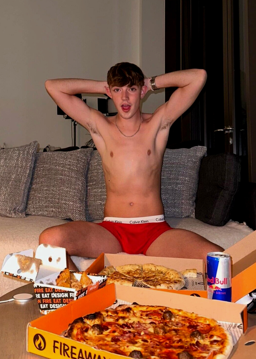 Shirtless Bare Chest College Male Frat Jock Pizza Party Photo 4X6 H252