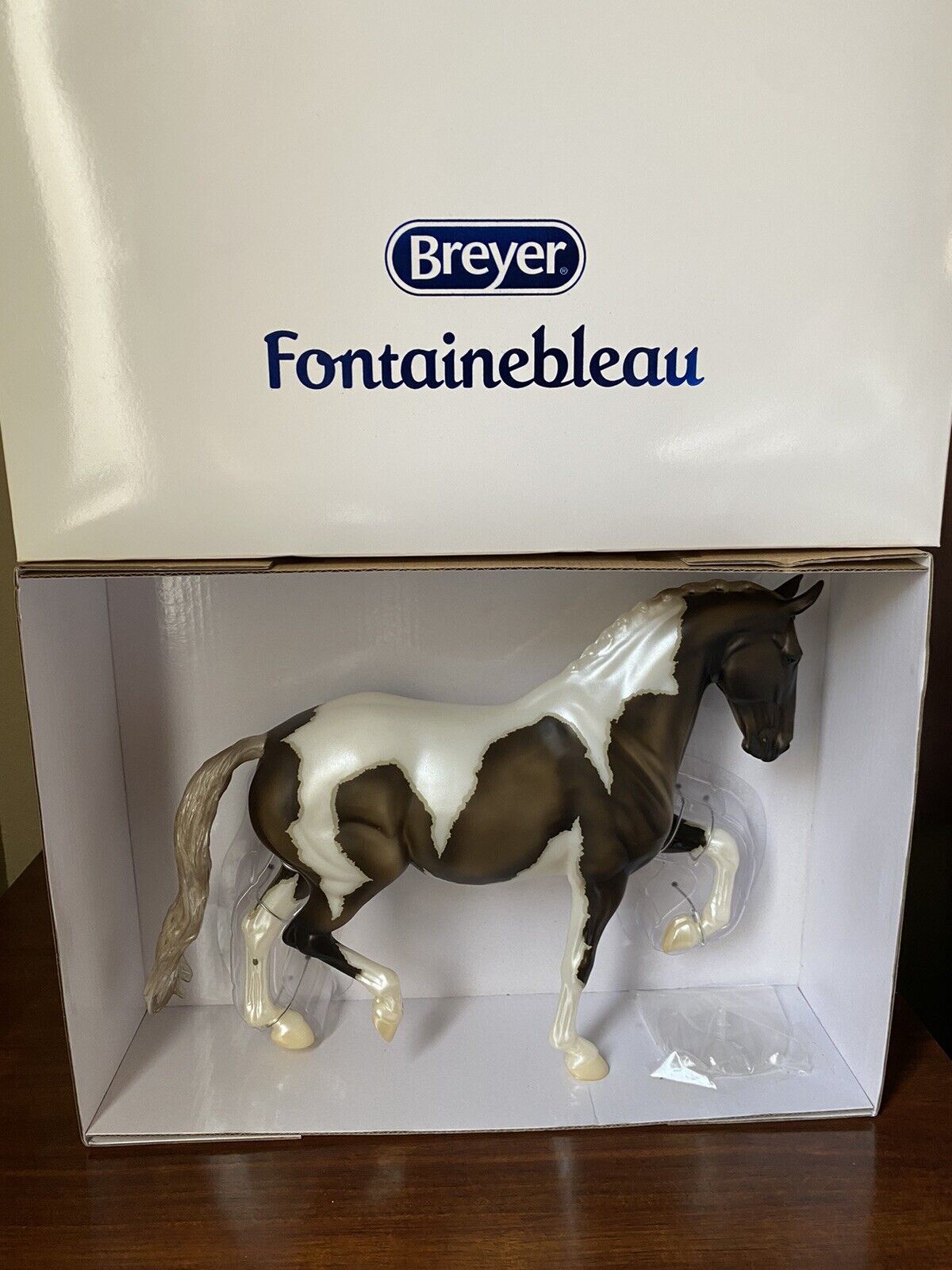 Breyer 2015 Breyerfest Fontainebleau Fontainbleau Connoisseur Model SR 350 Horse