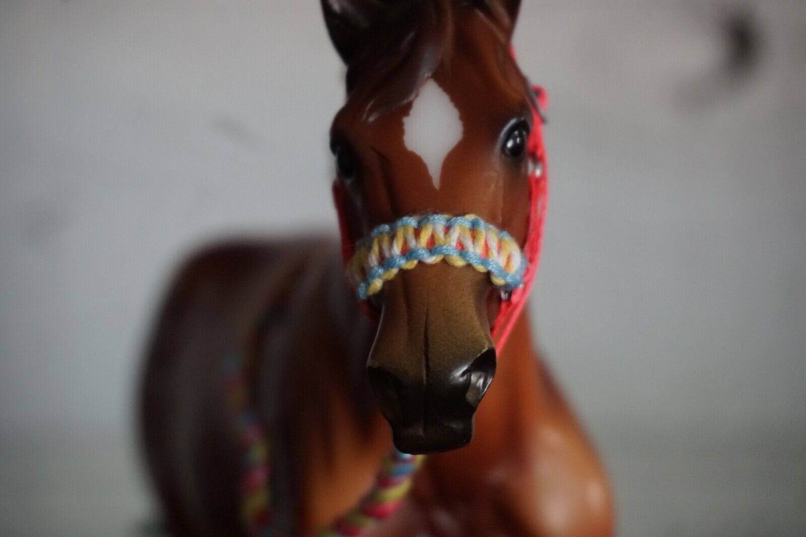 Model horse tack 1:9 fits traditional Breyer ; paracord nose band & lead rope. 