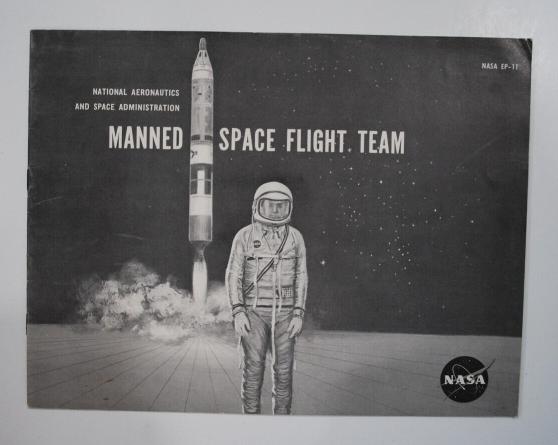 Vintage NASA MANNED SPACE FLIGHT TEAM booklet - NASA EP-11
