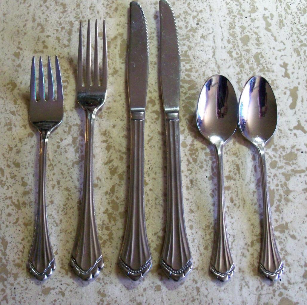 COMMUNITY BY ONEIDA 18/8 STAINLESS MARQUETTE PATTERN KNIVES FORKS SPOONS