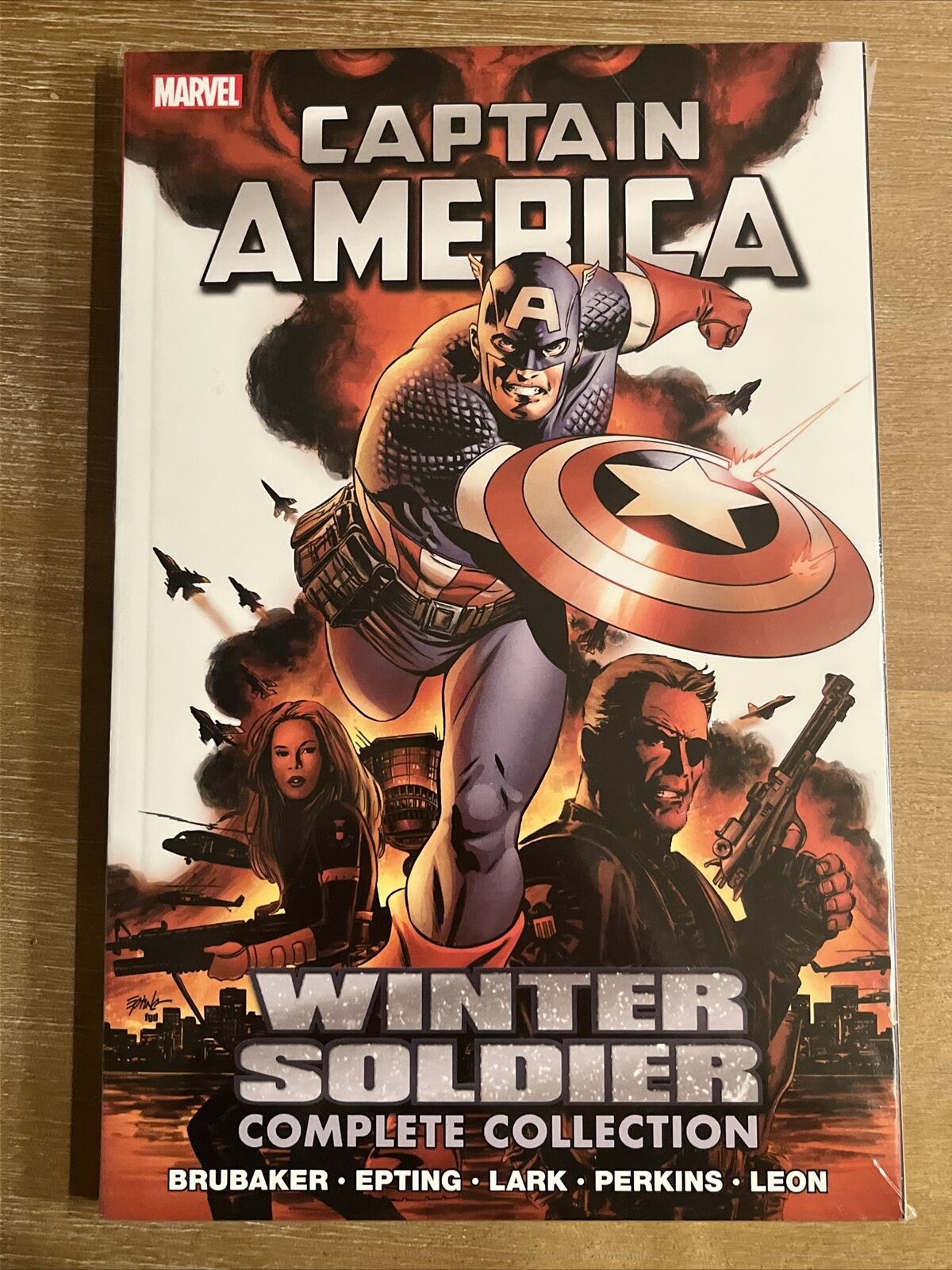 Captain America: Winter Soldier-The Complete Collection (Marvel 2020) Bagged
