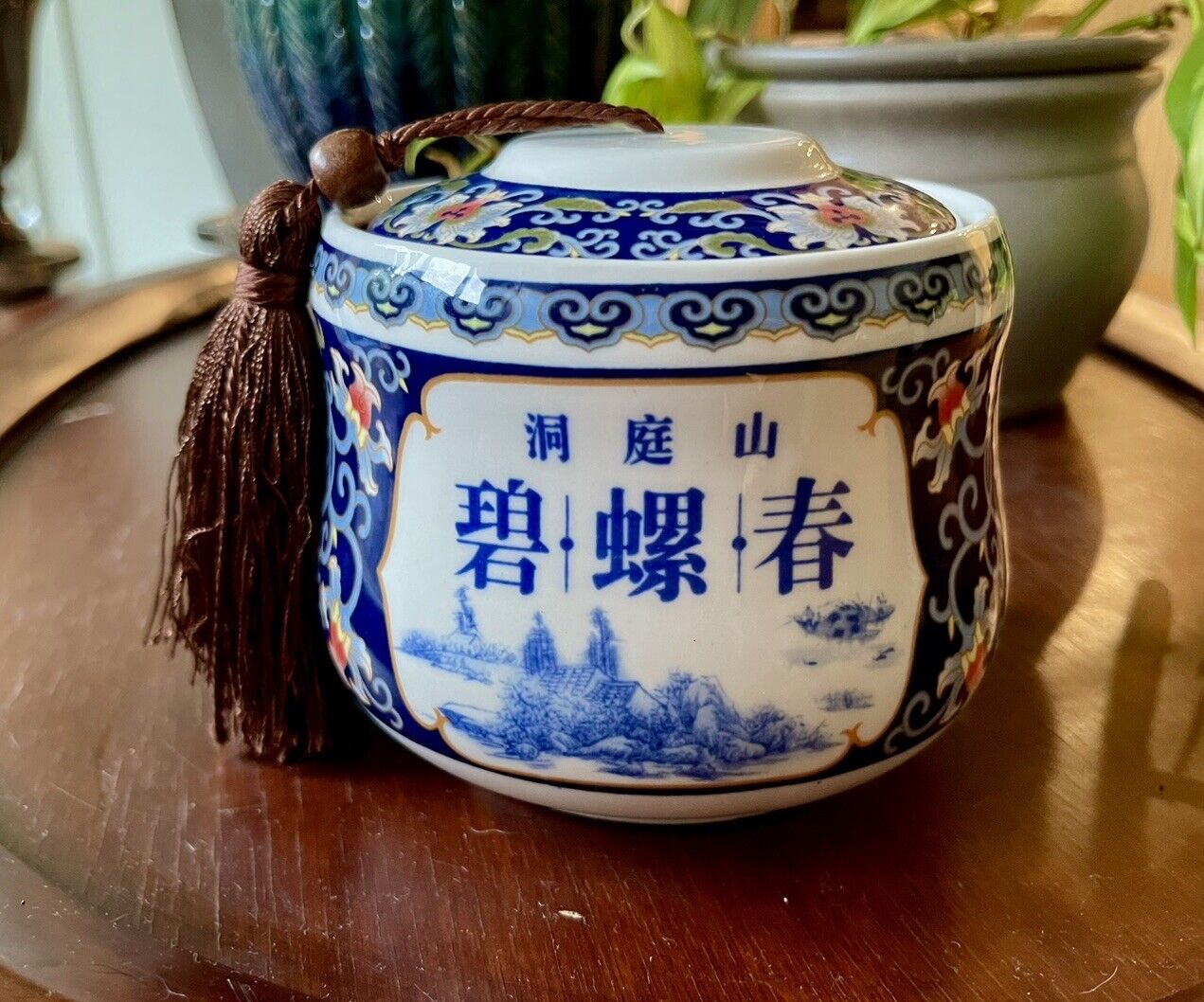 Tradition Chinese Ceramic Tea Jar Lid Tassel Dongting Mountain Biluochun Motif