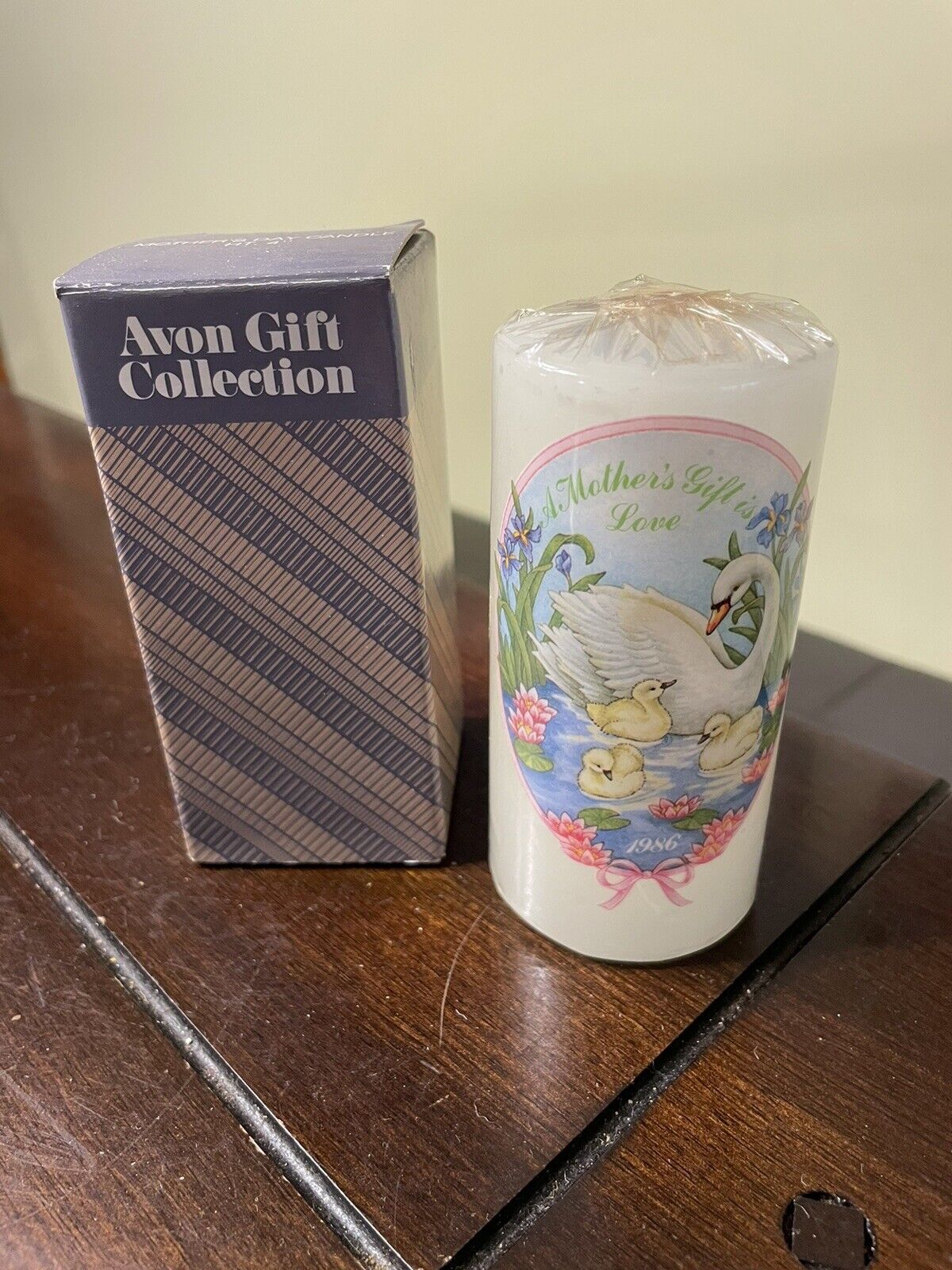 Avon Gift Collection Candle 1986