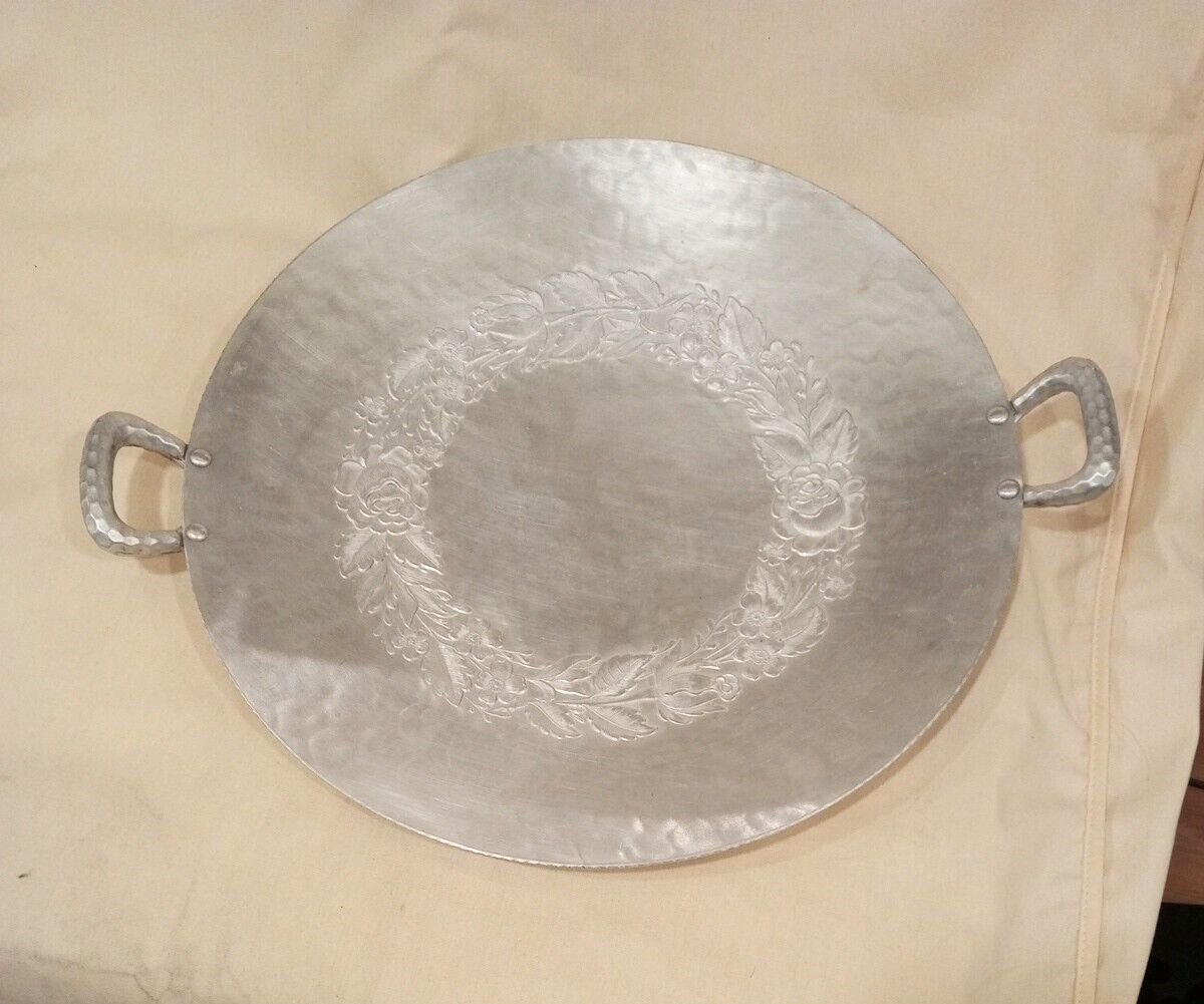 Vintage Everlast Hand Forged Hammered Metal Round Serving Tray w/Handles 15”/28d