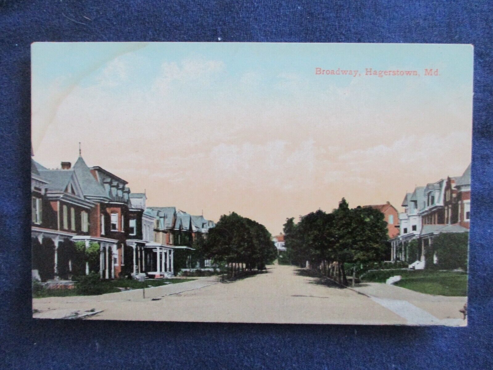 ca1910 Hagerstown Maryland Broadway Street Scene & Homes Postcard
