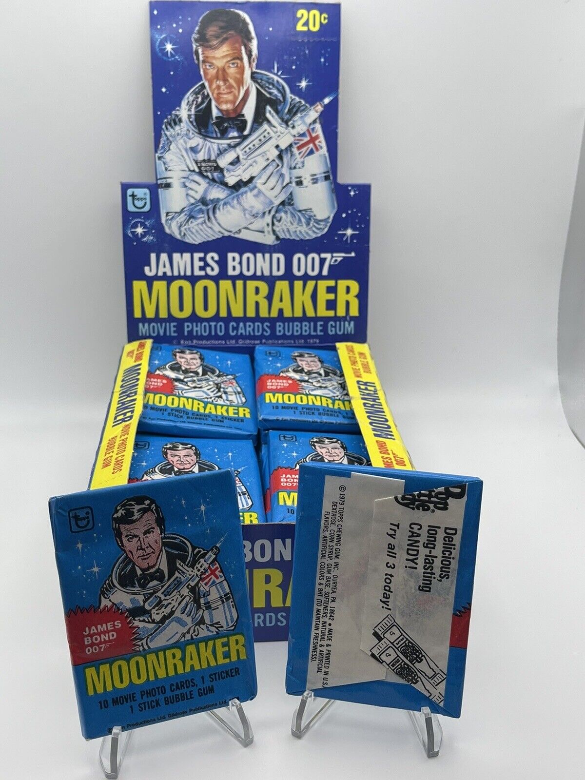 1979 TOPPS JAMES BOND 007 MOONRAKER MOVIE PHOTO CARDS - SEALED WAX PACK 10 CARDS