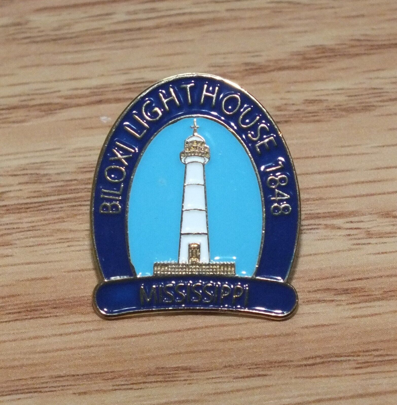 Blue Tones Missippi Biloxi Lighthouse 1828 Collectible Souvenir Lapel Pin 
