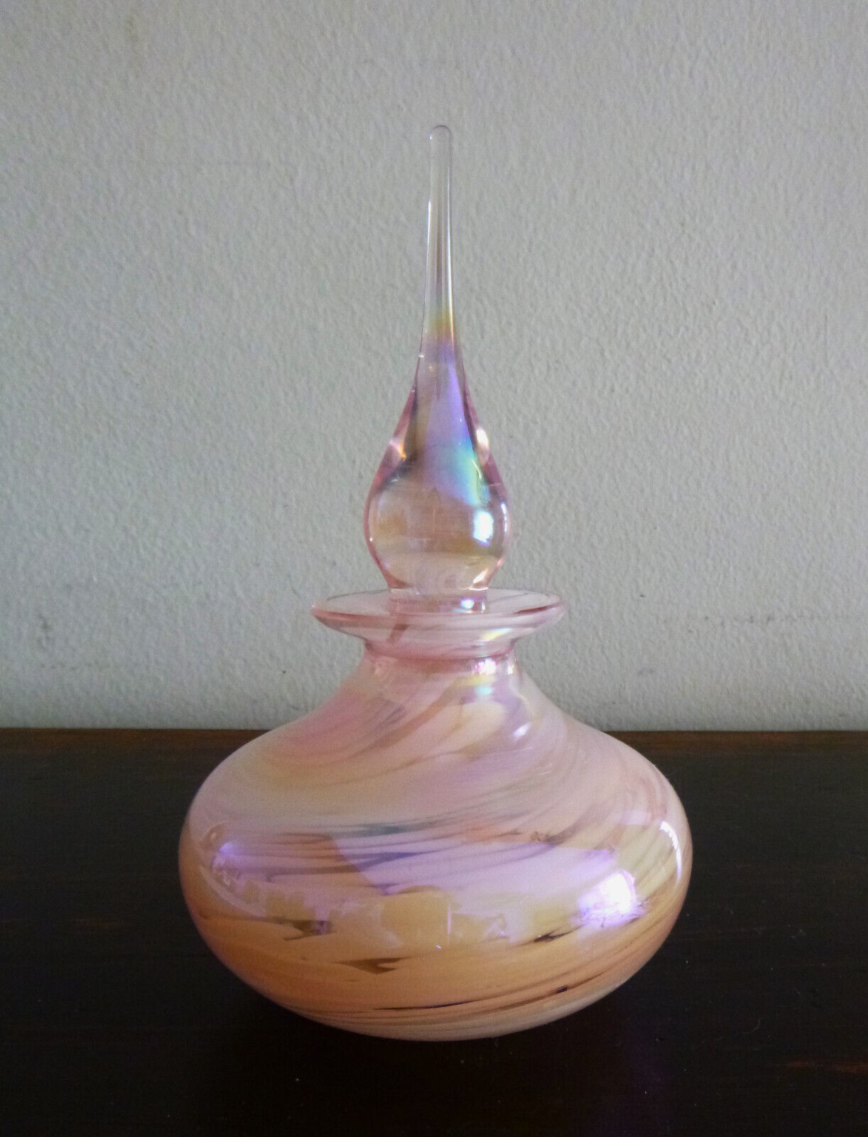 IRIDESCENT PINK ART GLASS PERFUME BOTTLE W/STOPPER ~ 4-3/4\