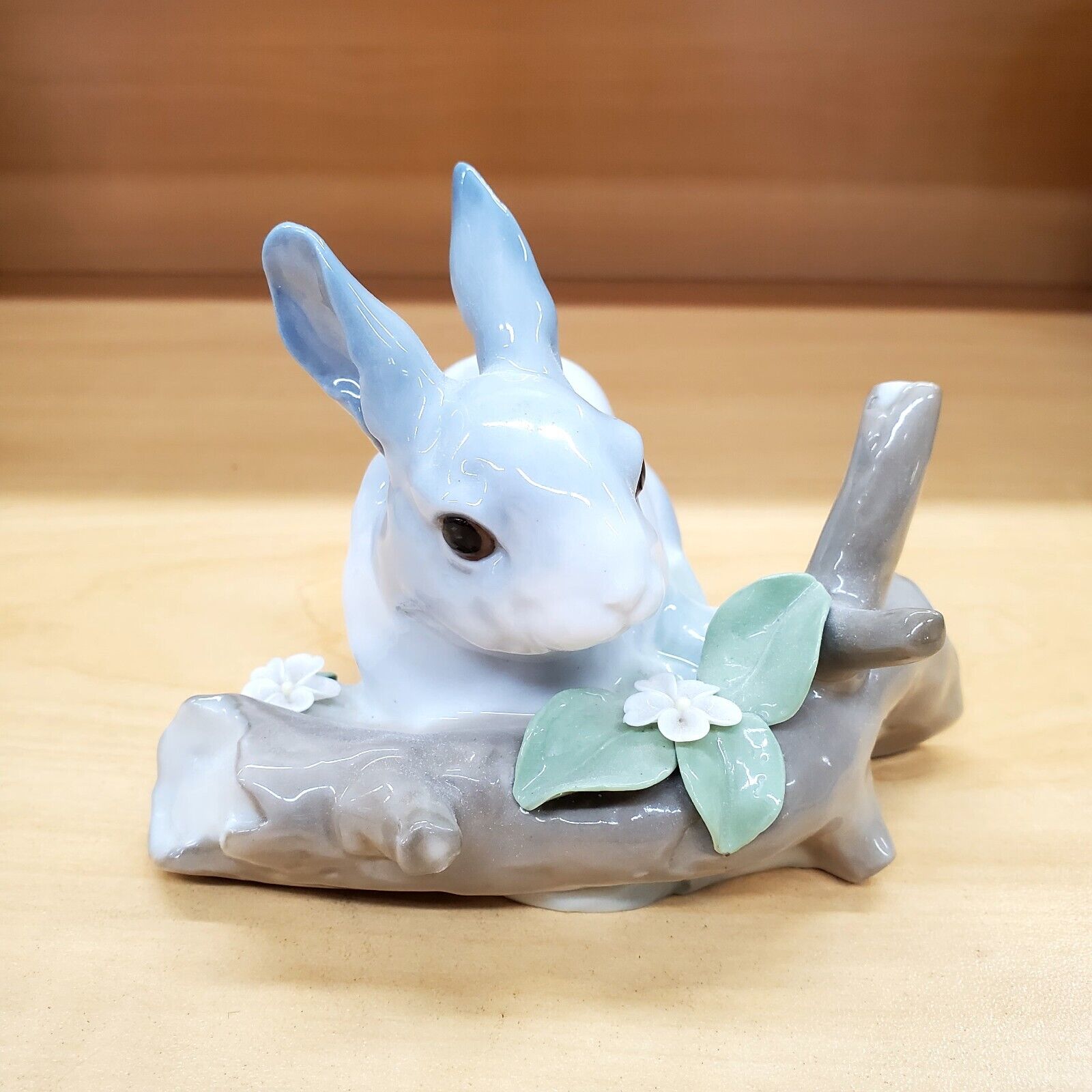 Lladro #4773 Bunny Rabbit On A Log With Flowers