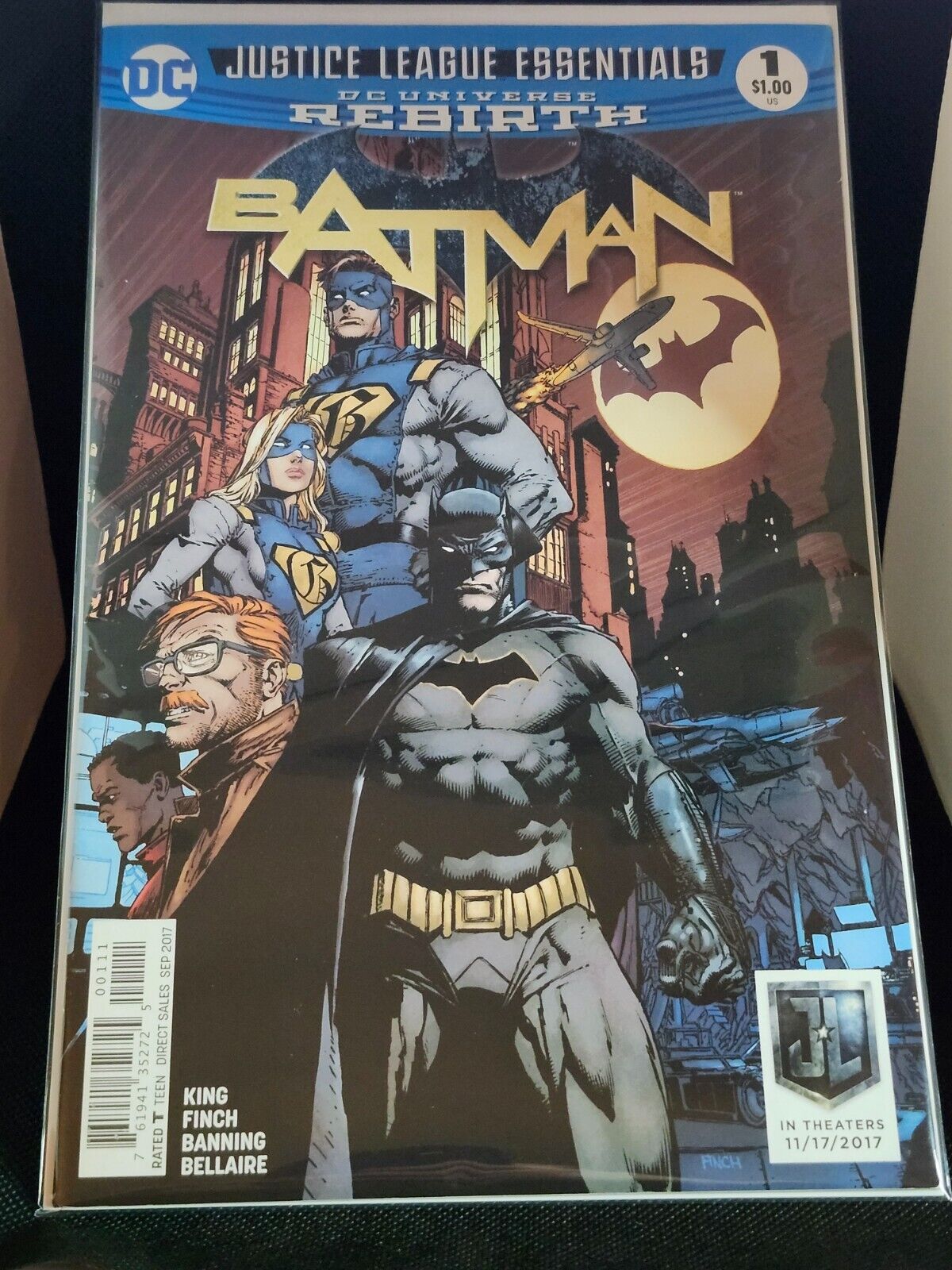 Batman: The Rebirth Deluxe Edition Book 1 (Rebirth) | NOT HARDCOVER | DC Comic