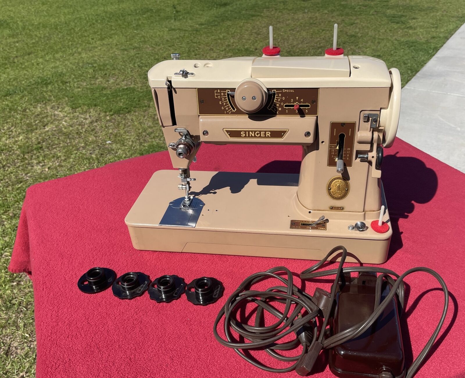 Singer 401A Sewing Machine 1957 Serial NA890975