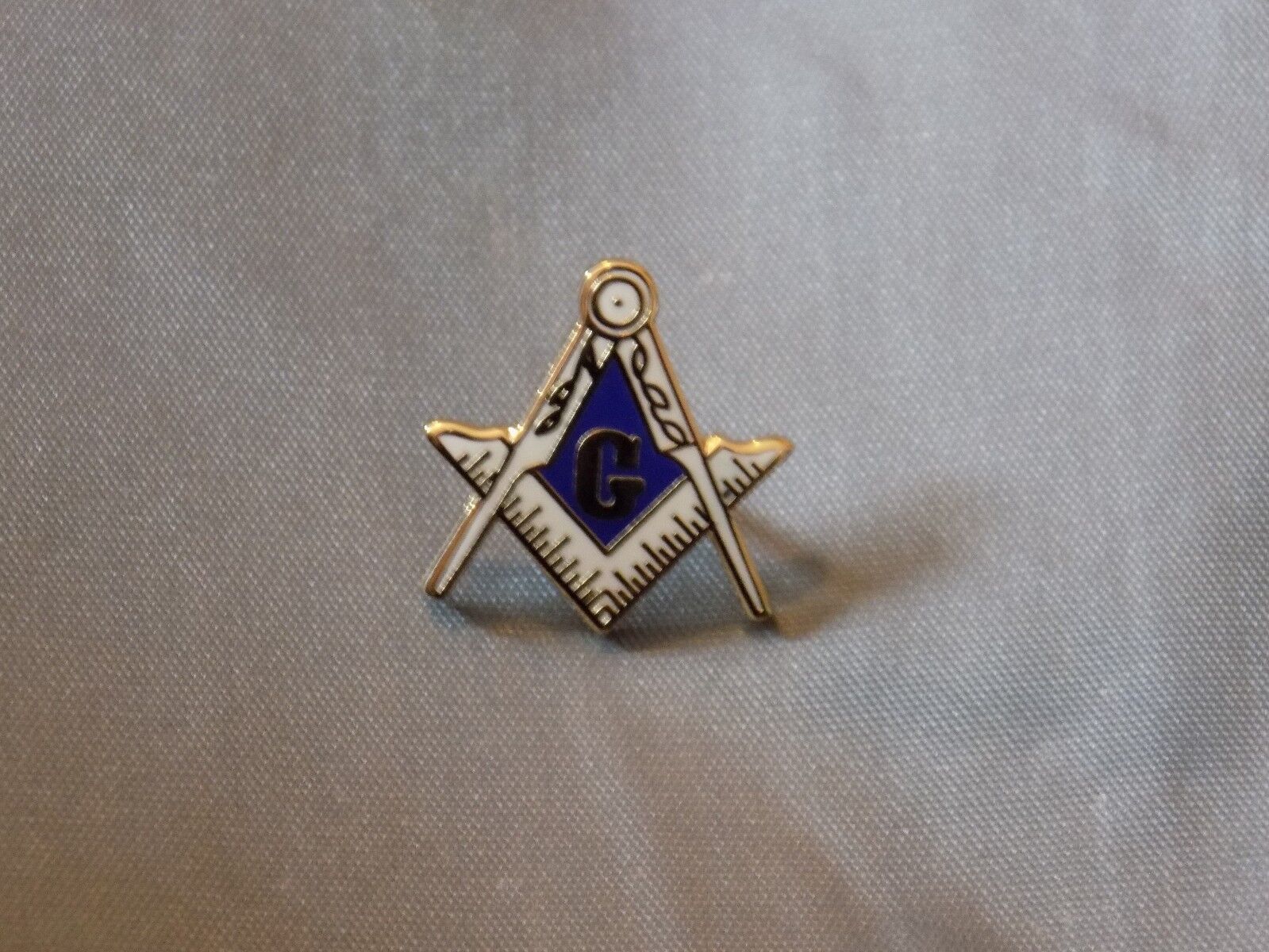 Master Mason Lapel Tac Pin Cut Out Square Compass White Blue Fraternity  NEW