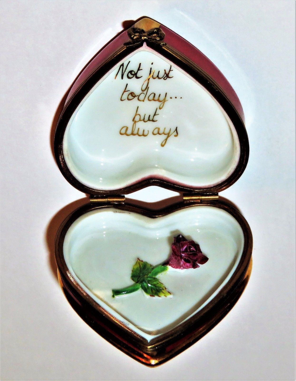 LIMOGES BOX - HEART & BOW - BISQUE ROSE - \