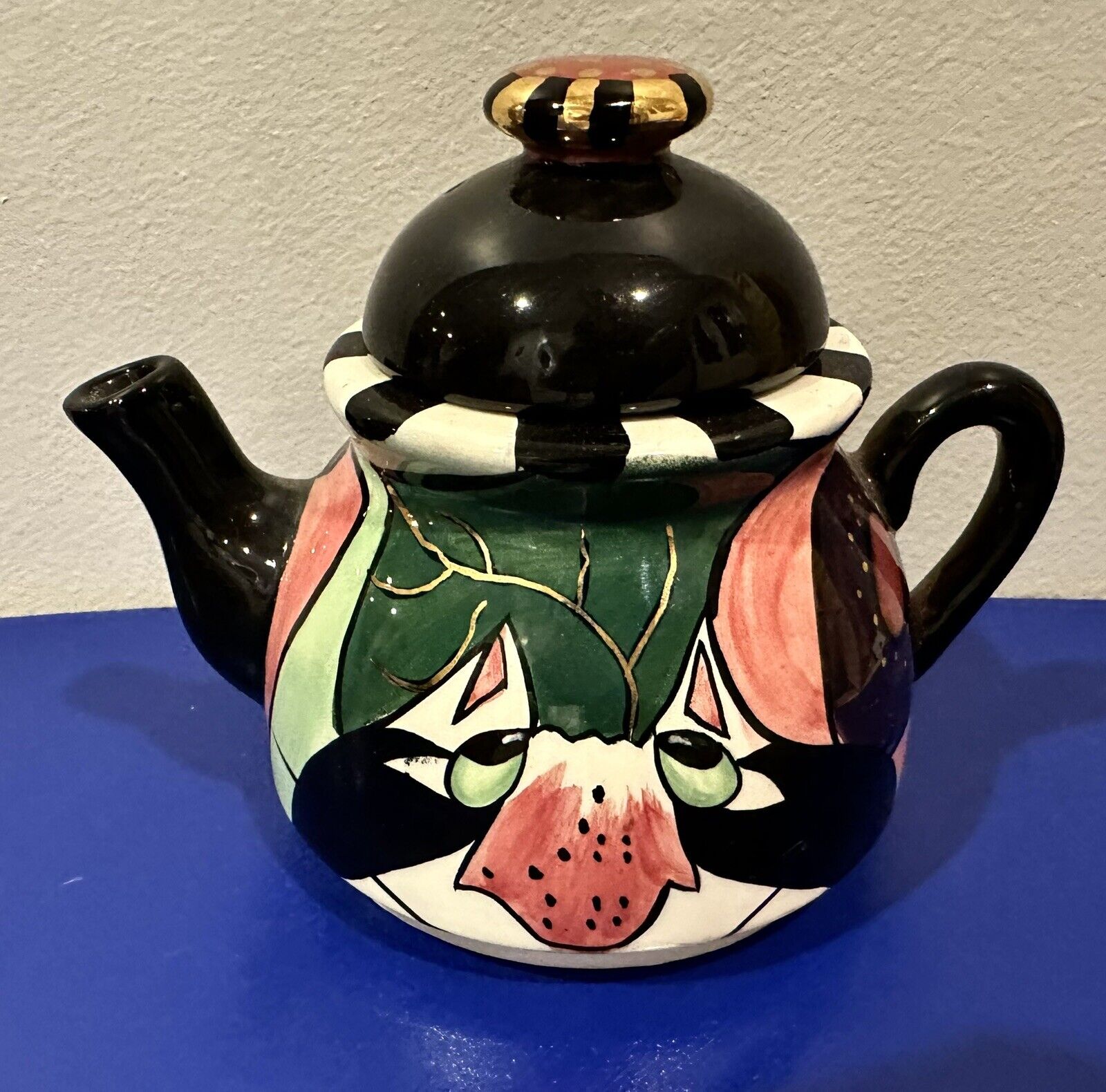 SWAK Lynda Corneille 2002 Character Collection Cat Style Tea Pot 12 oz w/ Lid
