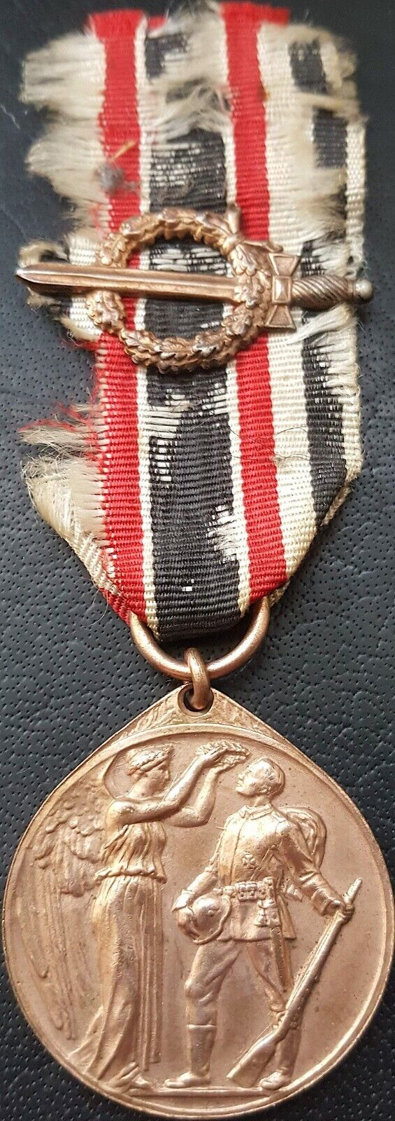 ✚10757✚ German post WW1 Honorary Medal German Legion of Honour Frontline Badge