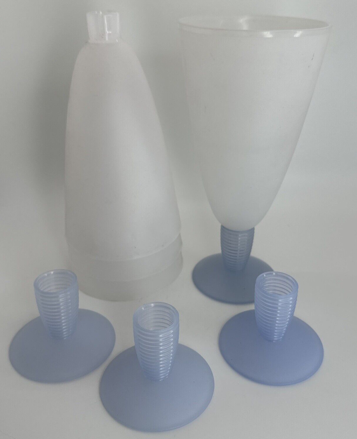 Tupperware Ice Cream Parfait Cups 500 ML Set of 4 BLUE #4094 #4125 VTG NOS