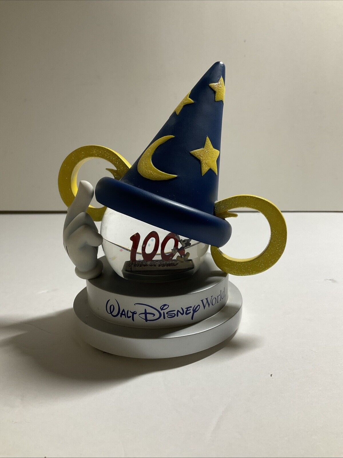 Disney Parks Mickey Mouse Sorcerer's Hat  2006 Snow Globe  6” tall