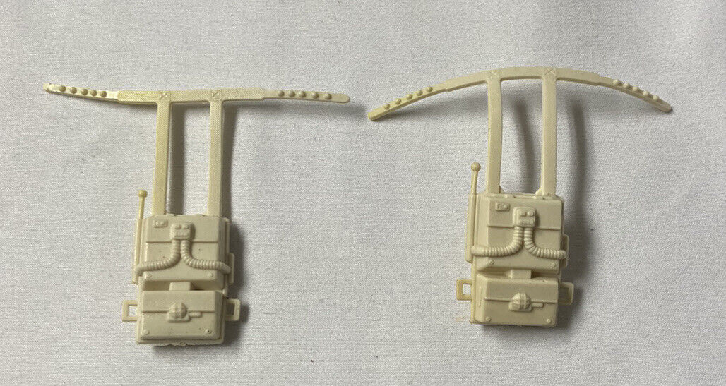 x2 AUTHENTIC Vintage Star Wars Kenner Hoth Backpack Survival Kit Accessory
