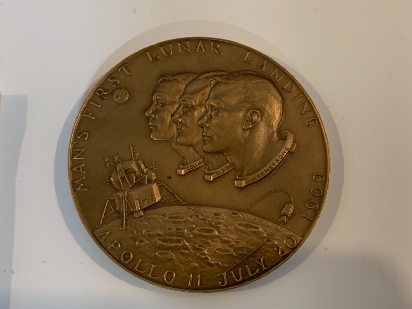 Vtg Apollo 2 “Man’s First Lunar Landing” Bronze Medallion w/ JFK Speech & Box