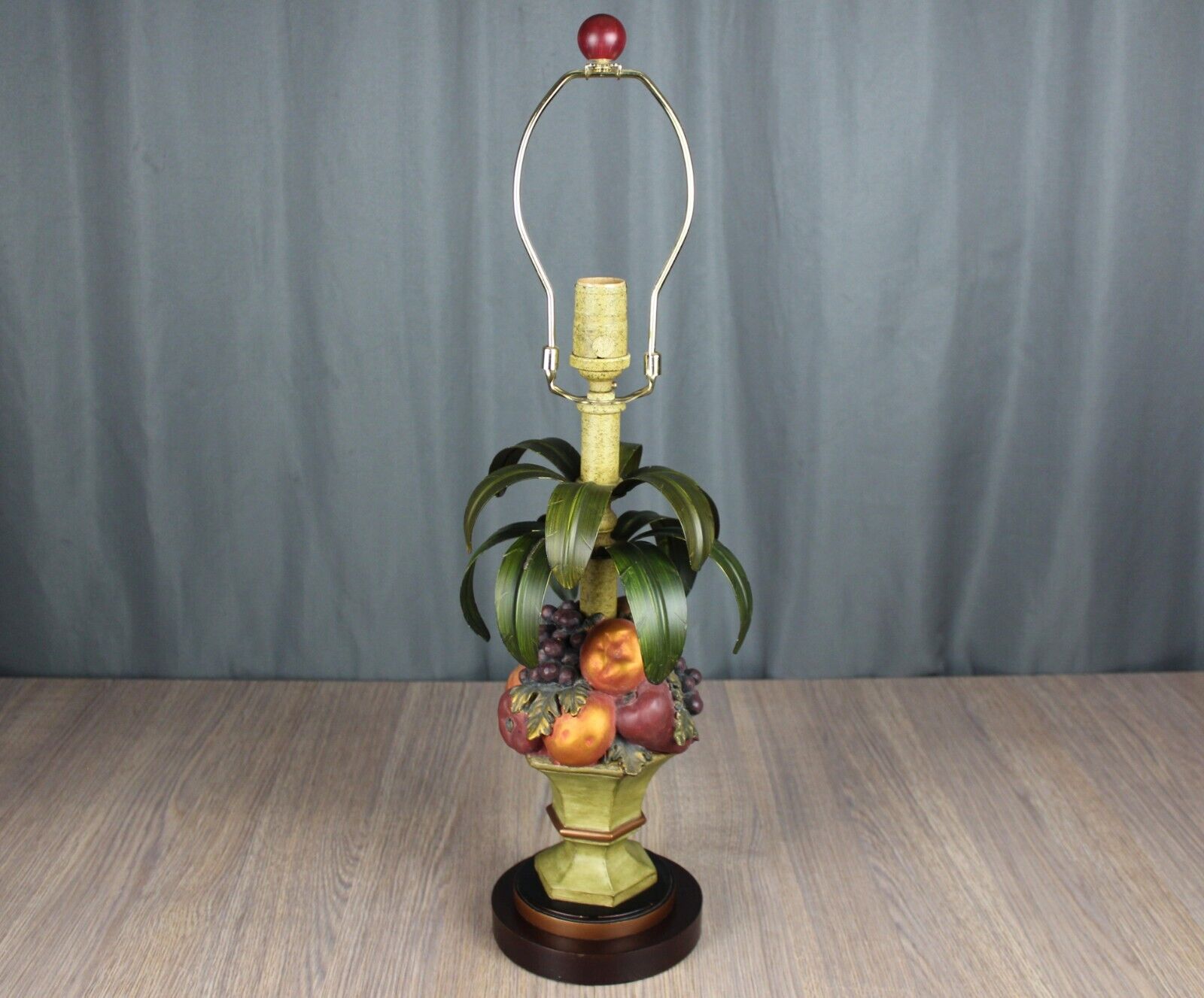 ORIENTAL ACCENT TABLE LAMP HAND PAINTED FRUIT BASKET WITH TOLE METAL LEAVES
