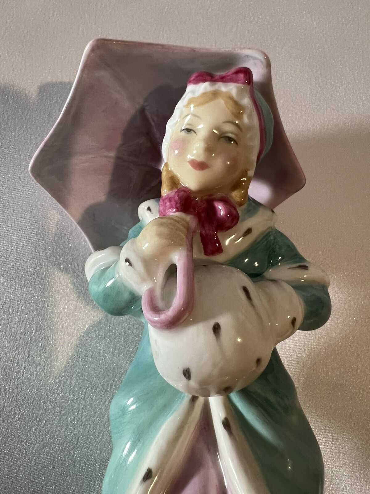 Vintage Royal Doulton Miss Muffet HN1937,  5 .5 in. Signed and numbered.