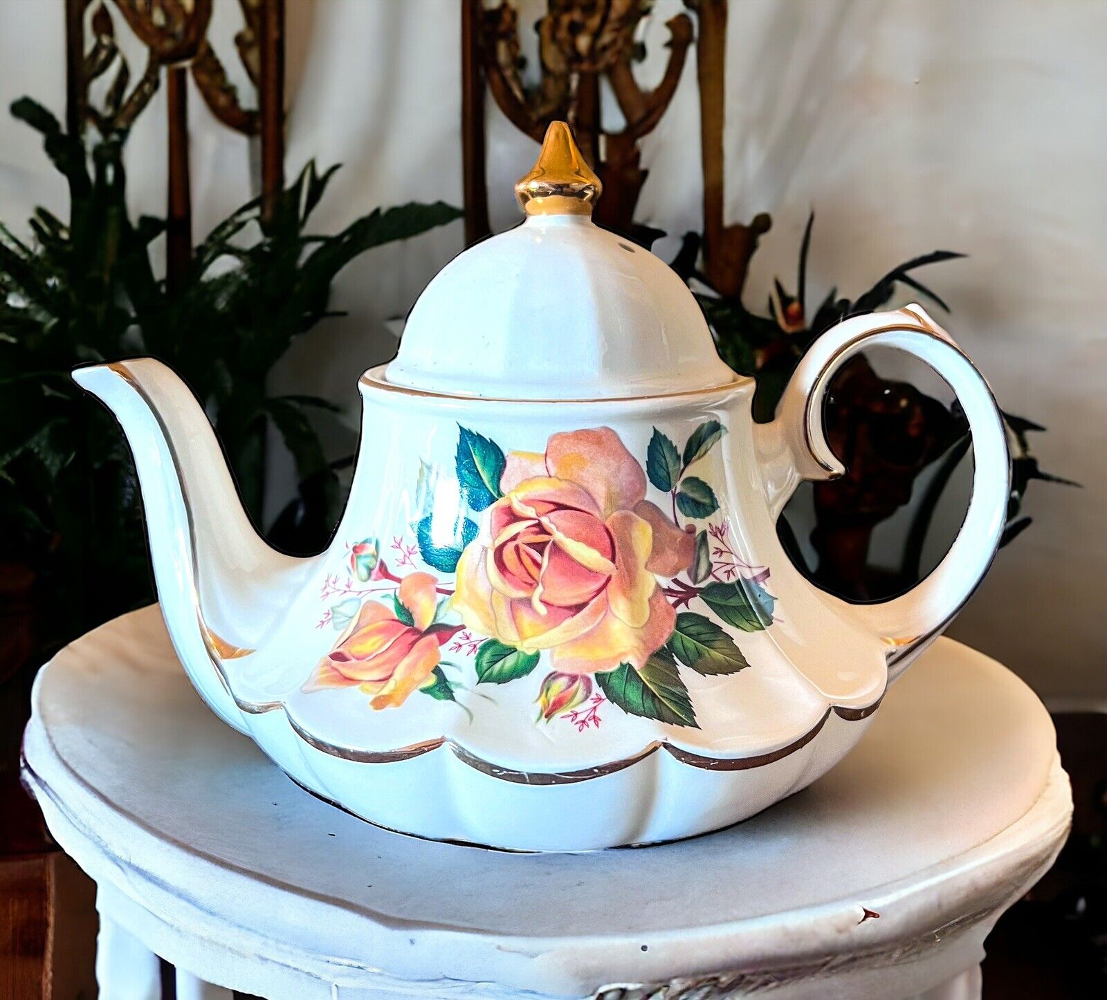Vintage Sadler bell shaped carrousel teapot with cabbage rose 