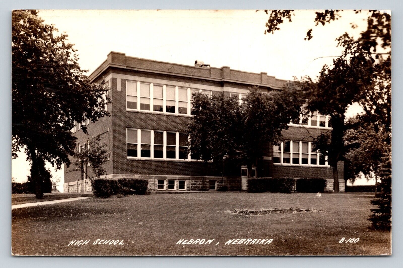 c1945 RPPC HEBRON Nebraska NE High School Landscape VINTAGE Postcard
