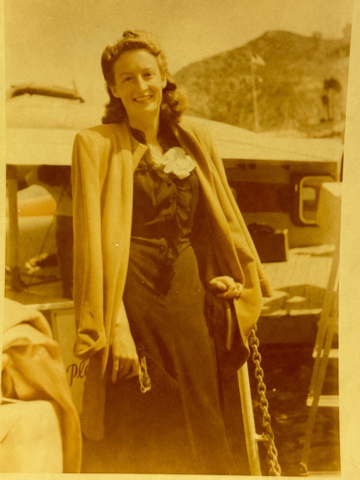 2C Photograph 1947 Pretty Beautiful Woman Sepia Portrait 