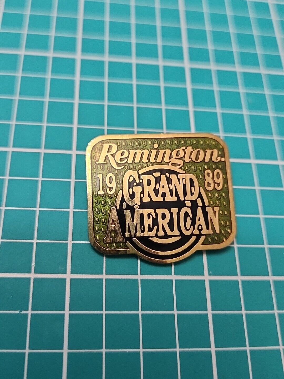 Vtg 1989 Remington Grand American Gold Tone  Lapel Pin Collectible 