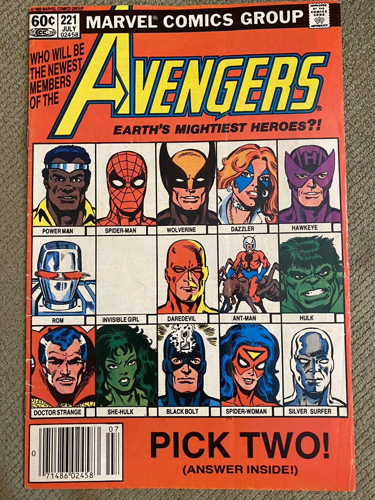 AVENGERS #221 - SHE HULK & HAWKEYE Join the AVENGERS Marvel Key 1982 Fine 🔑🔥