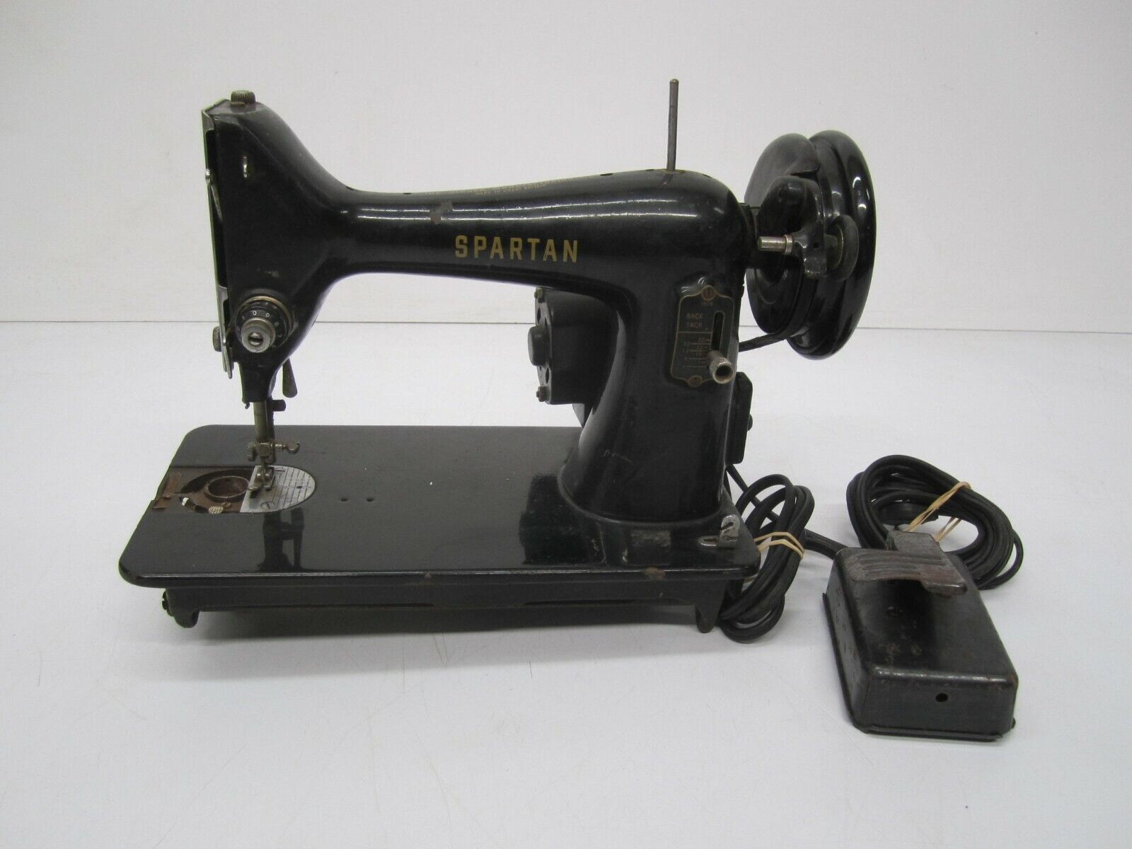 Vtg Singer Spartan 192K Compact Sewing Machine Simanco RFJ9-8 & Foot Pedal As Is