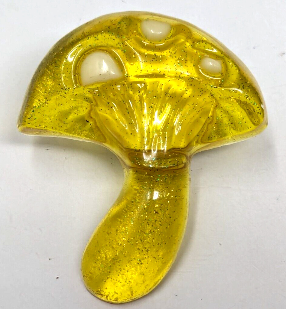 Vintage MCM Lucite Resin Yellow Glitter Mushroom Plug In Night Light Works A24