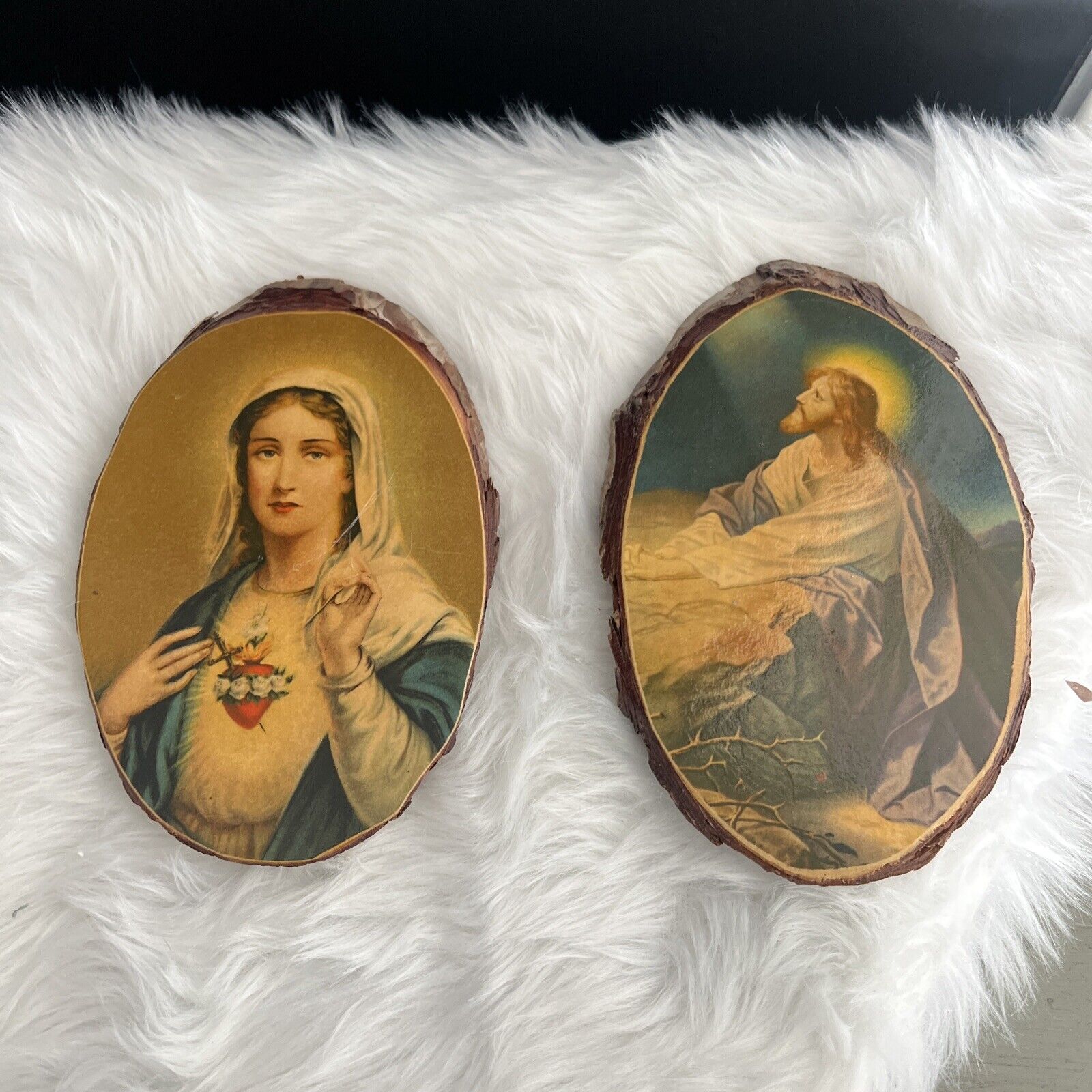Vtg Sacred Heart Mary & Jesus Print Live Edge Wood Slice Oval Religious Wall Art
