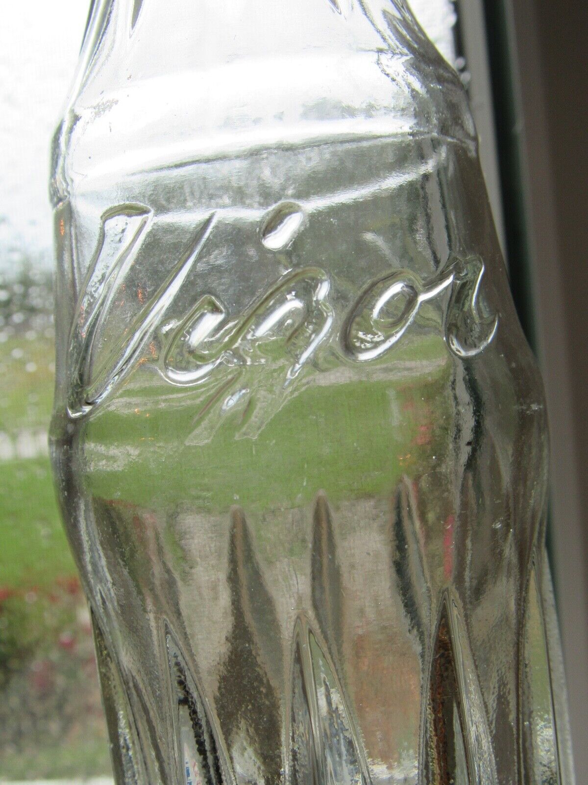 VIGOR BEVERAGES Art Deco Bottle