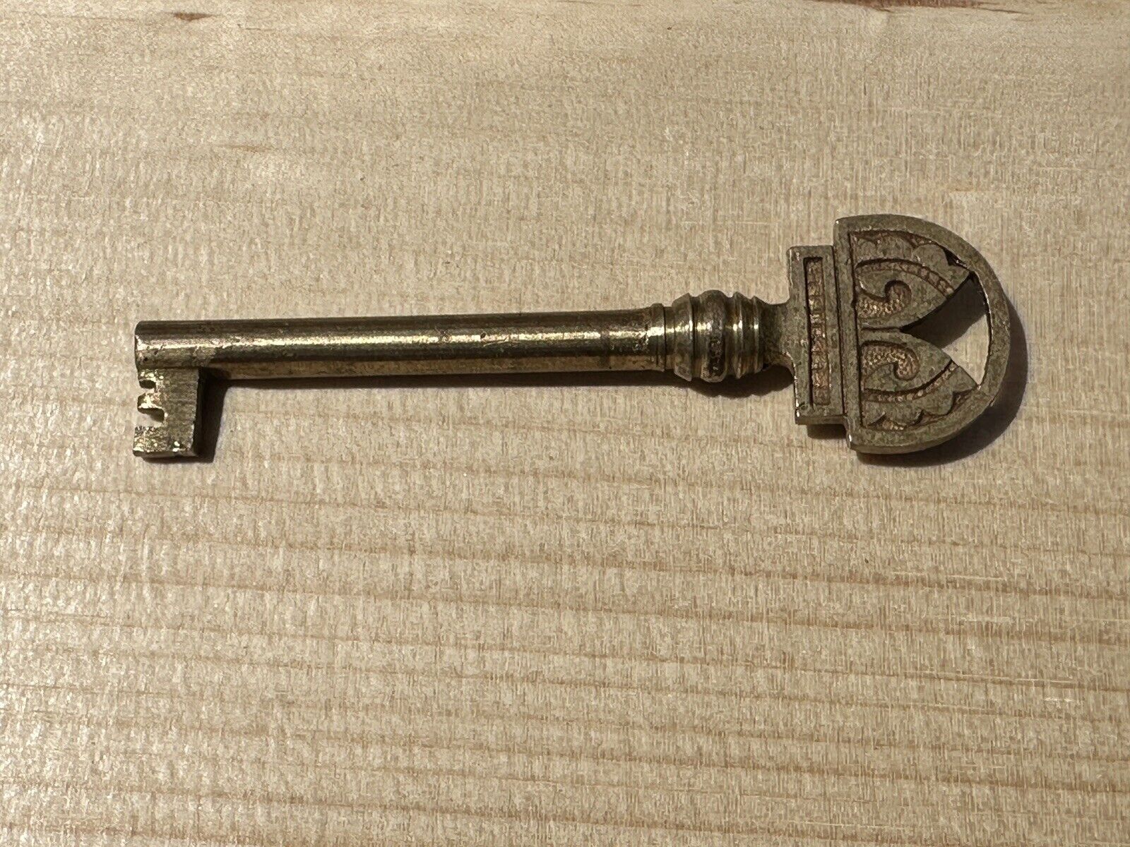 Antique Victorian Eastlake Brass Hollow Barrel Skeleton Key 2 3/4”